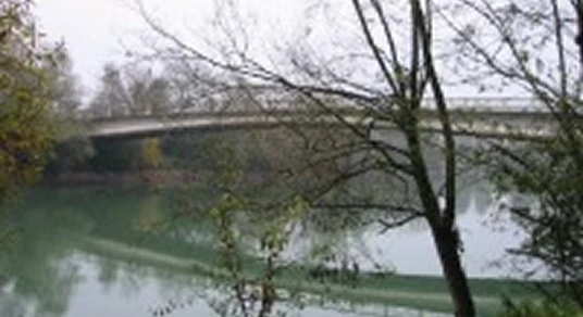 Esbly（エスブリー）橋（撮影：2001年11月）